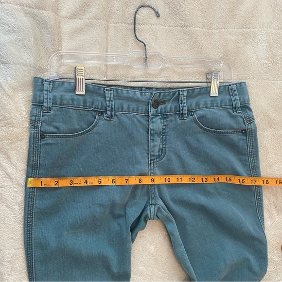 a1983-B3 - Free People - Size 27 Woman Bottoms ~ Jeans & Blue Color, Green - Picture 5 of 11